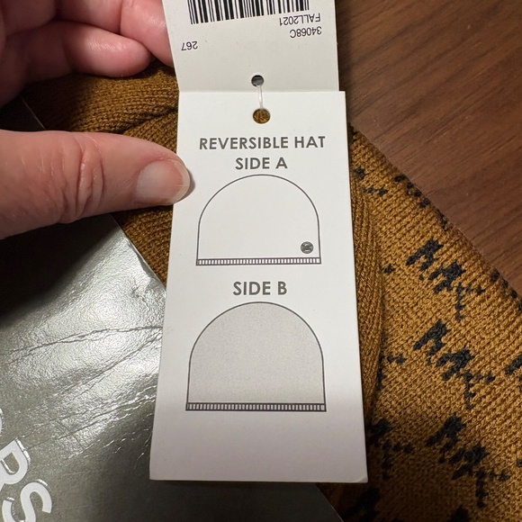 NWT Michael Kors hat and scarf set - Picture 6 of 7